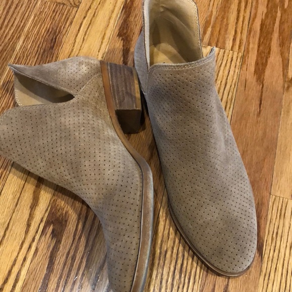 Lucky Brand perforated booties - Picture 2 of 4